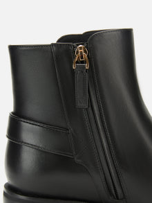Elegant Minimalist Boot | Black
