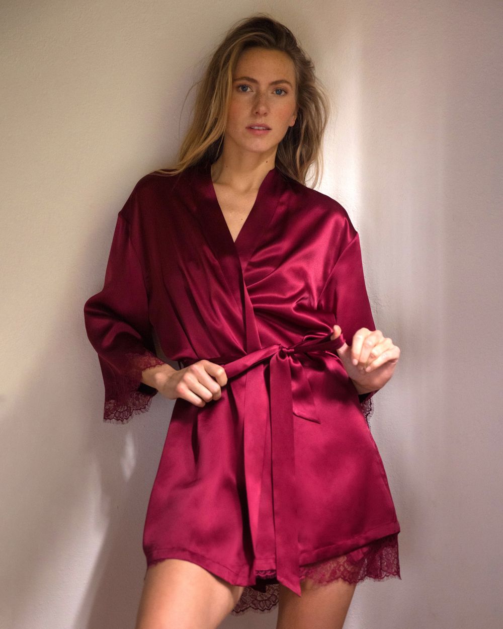 Women | Charlotte Short Robe | Bordeaux