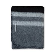 Aspen Cape | Black/Charcoal/Light Grey