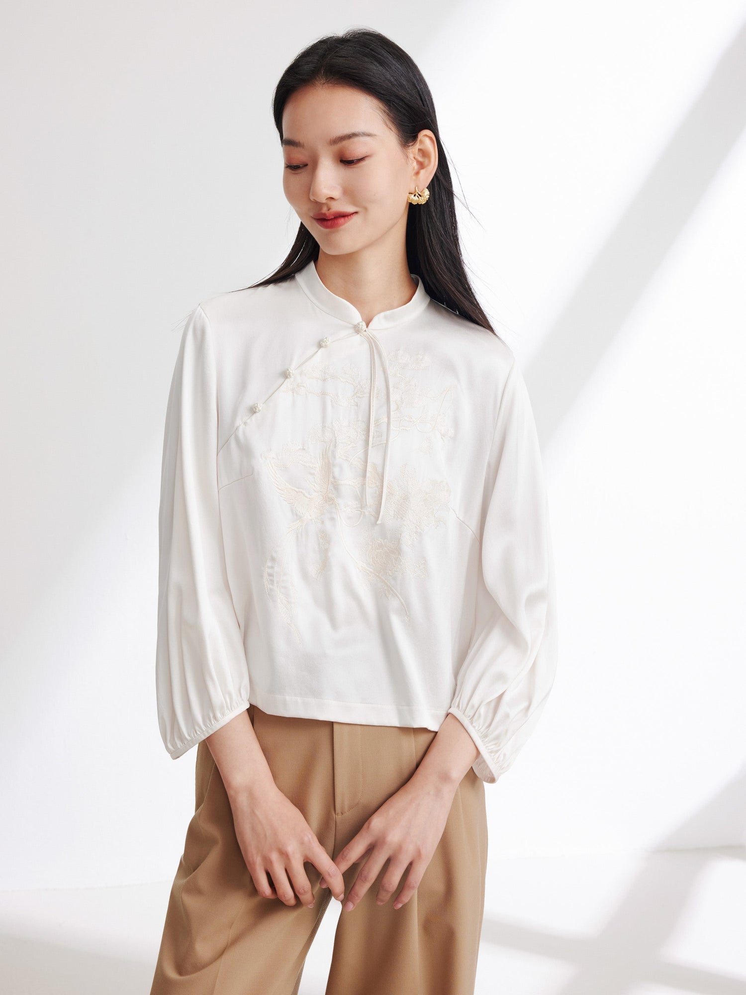Neo-Chinese Silk Embroidered Stand Collar Shirt | White