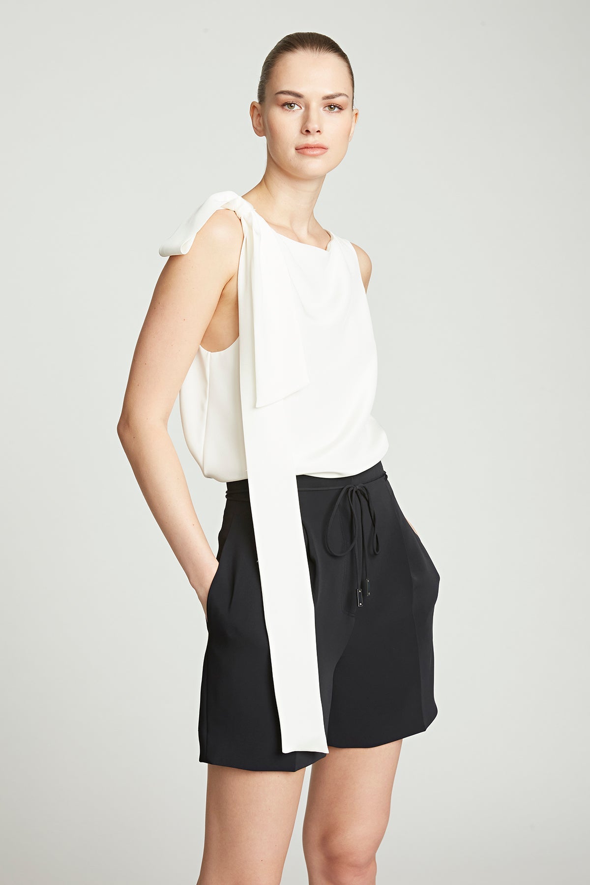 Halston | Alexandria Crepe Shorts | Black
