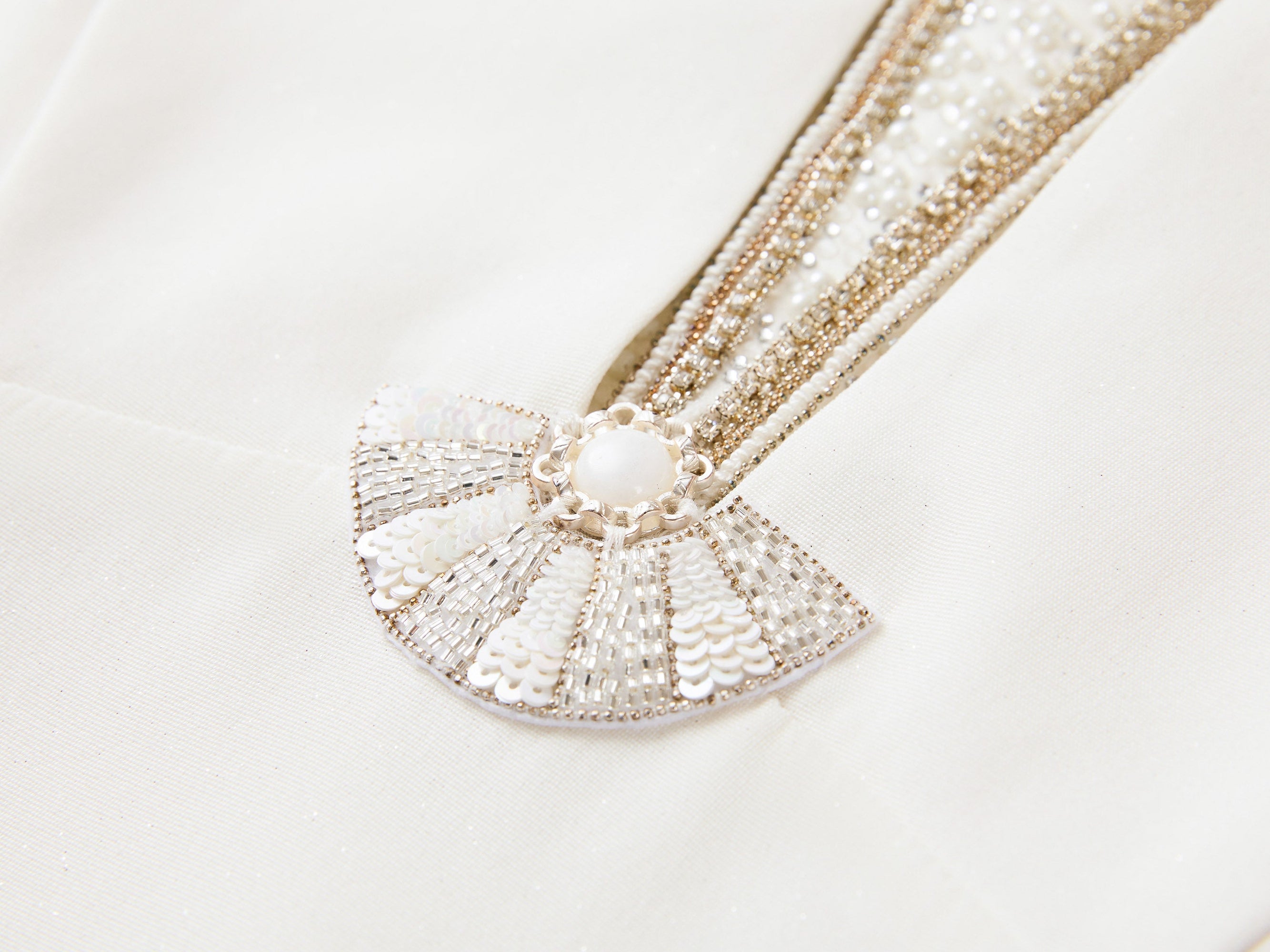 Mulberry Silk Elegant Waist-Defining Dress | White