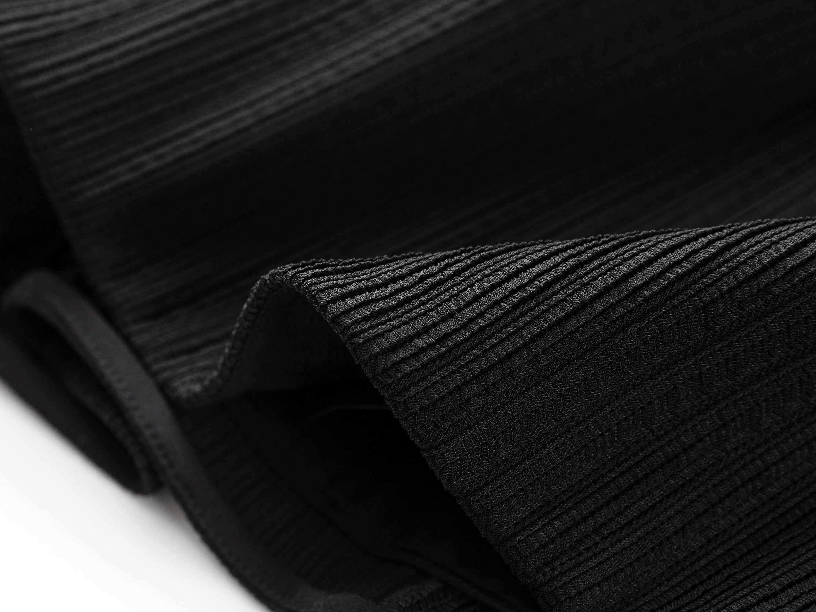 Round Neck Sleeveless Elegant Waist-Defining Dress | Black