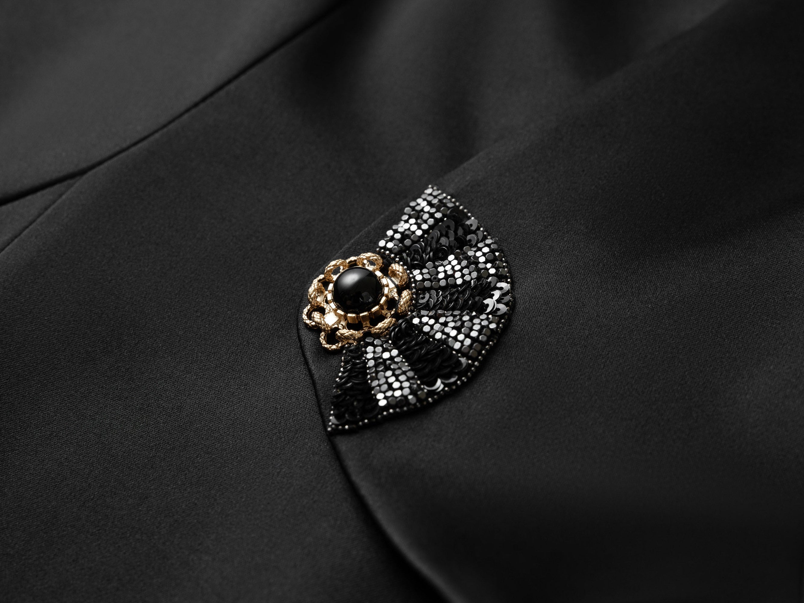 Elegant Acetate V-Neck Waist-Defining Dress | Black
