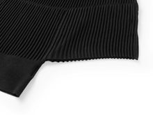 Round Neck Top Waist-Defining Short-Sleeve Knit Top | Black