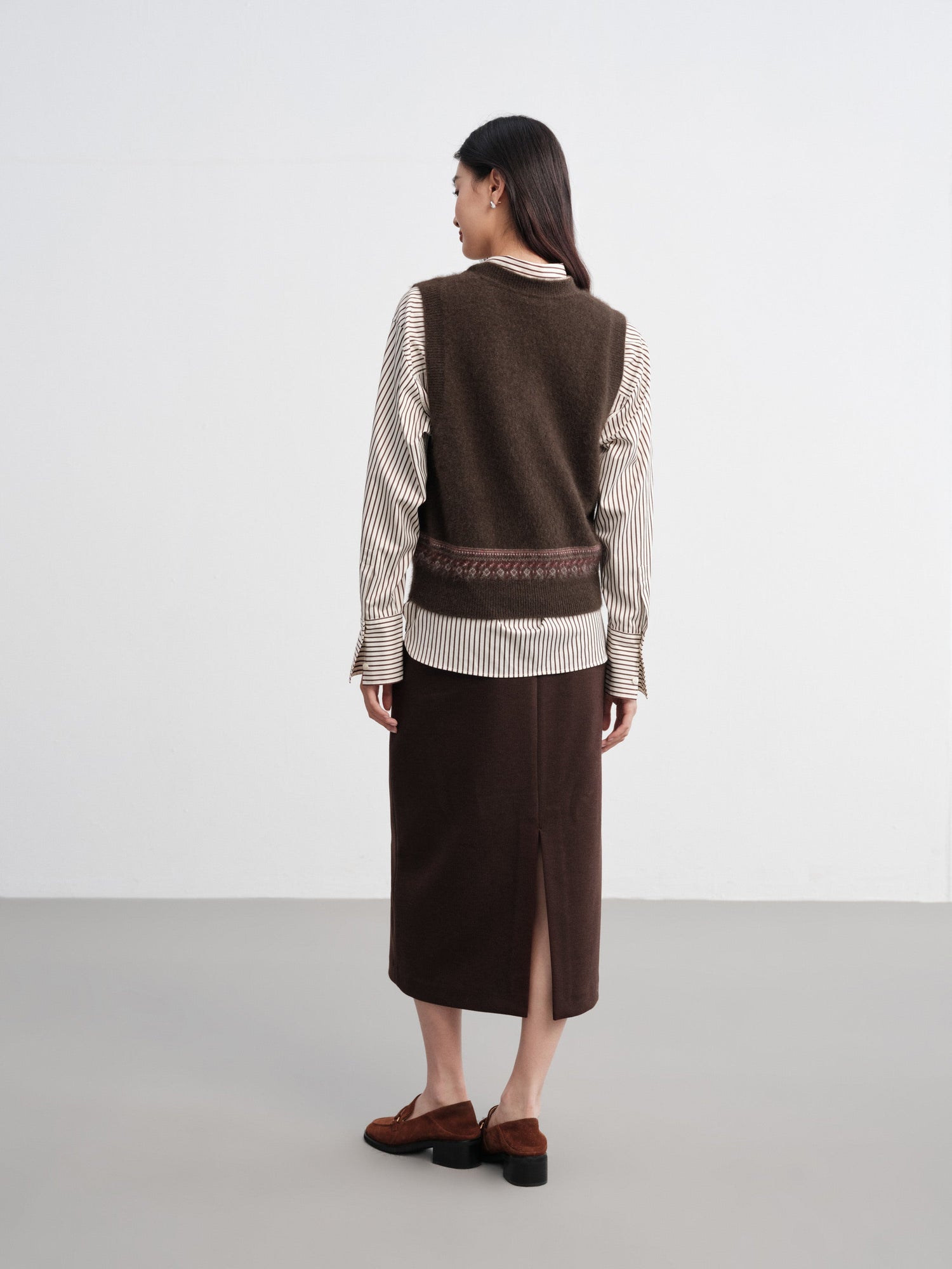 Yak Wool Ethnic Jacquard V-Neck Sweater Vest | Brown
