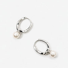 Min Earrings | Sterling Silver | Freshwater Pearl
