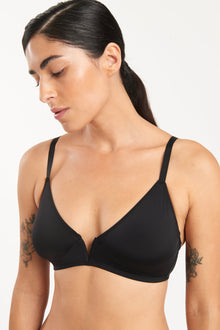 Nano Minimal V Wire Soft Cup Bra | Black