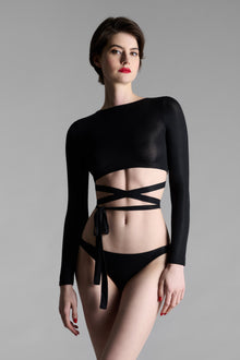 Long Sleeves Wrap Top - La Femme Amazone | Black