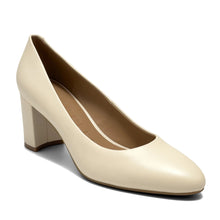 Betsy Dress Pump | Eggnog Nappa