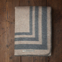 Montauk Throw | Light Taupe / Grey