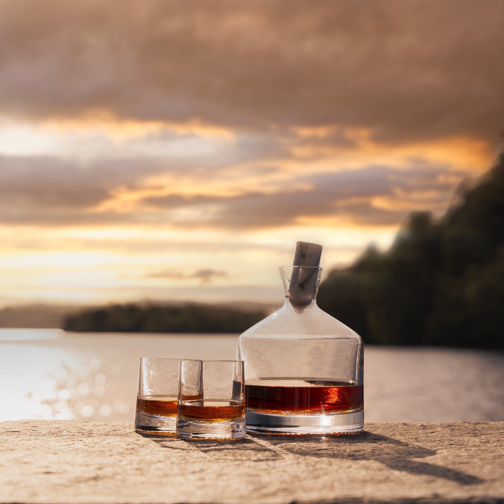 Alba Whisky Bottle - Short | Clear Crystal/Marble