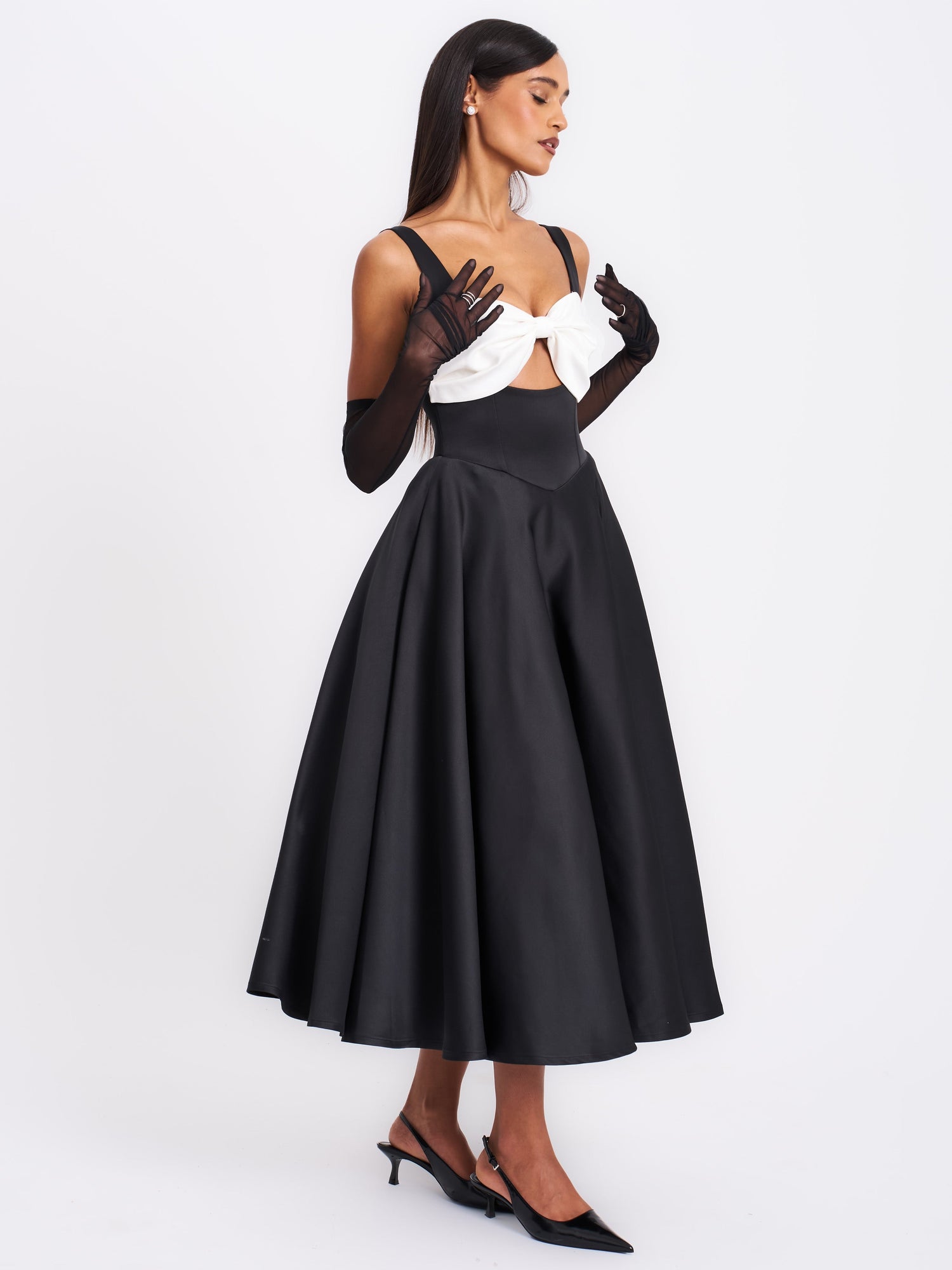 Edda Maxi Gown with White Bow | Black