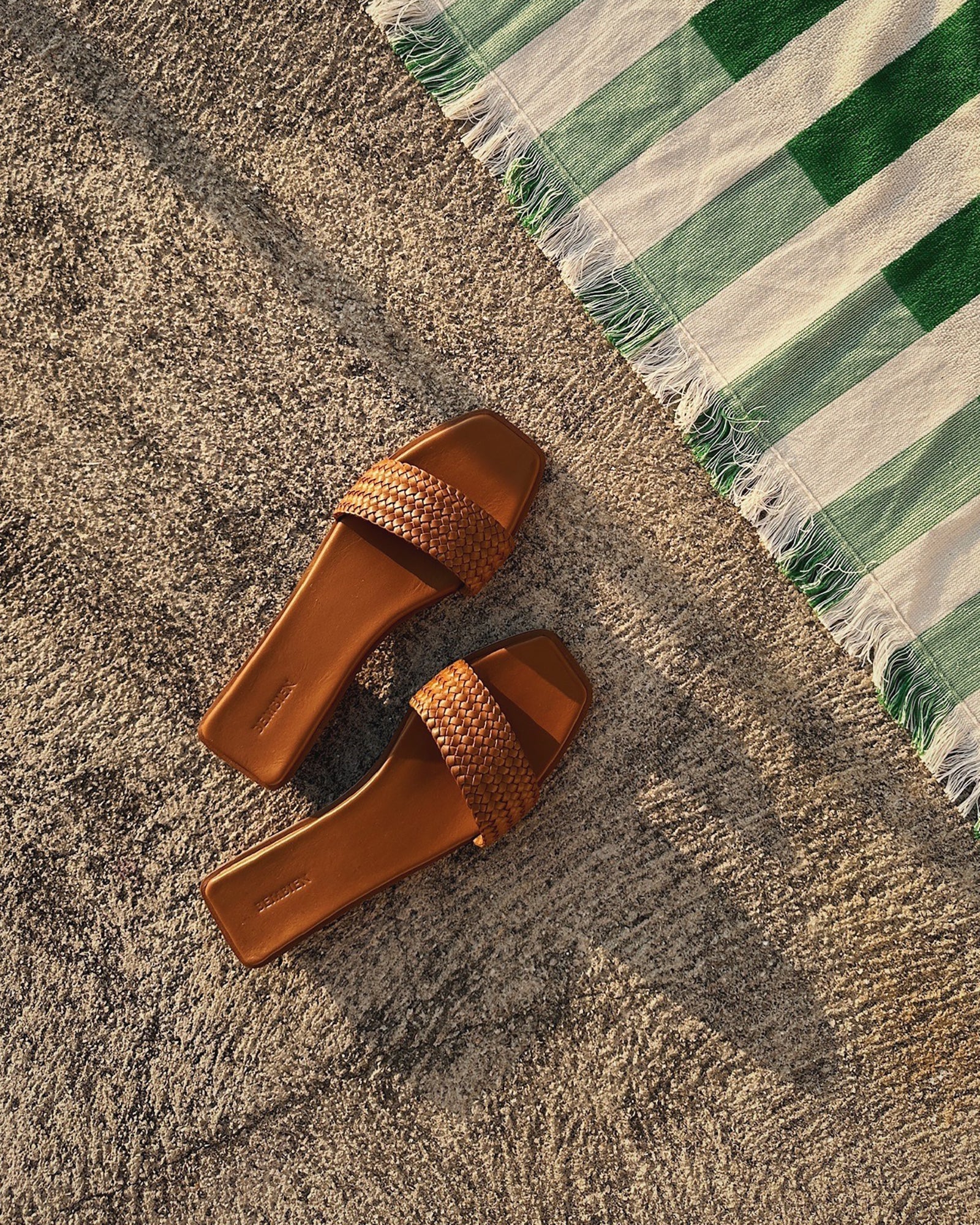 Aless Slide | Sienna