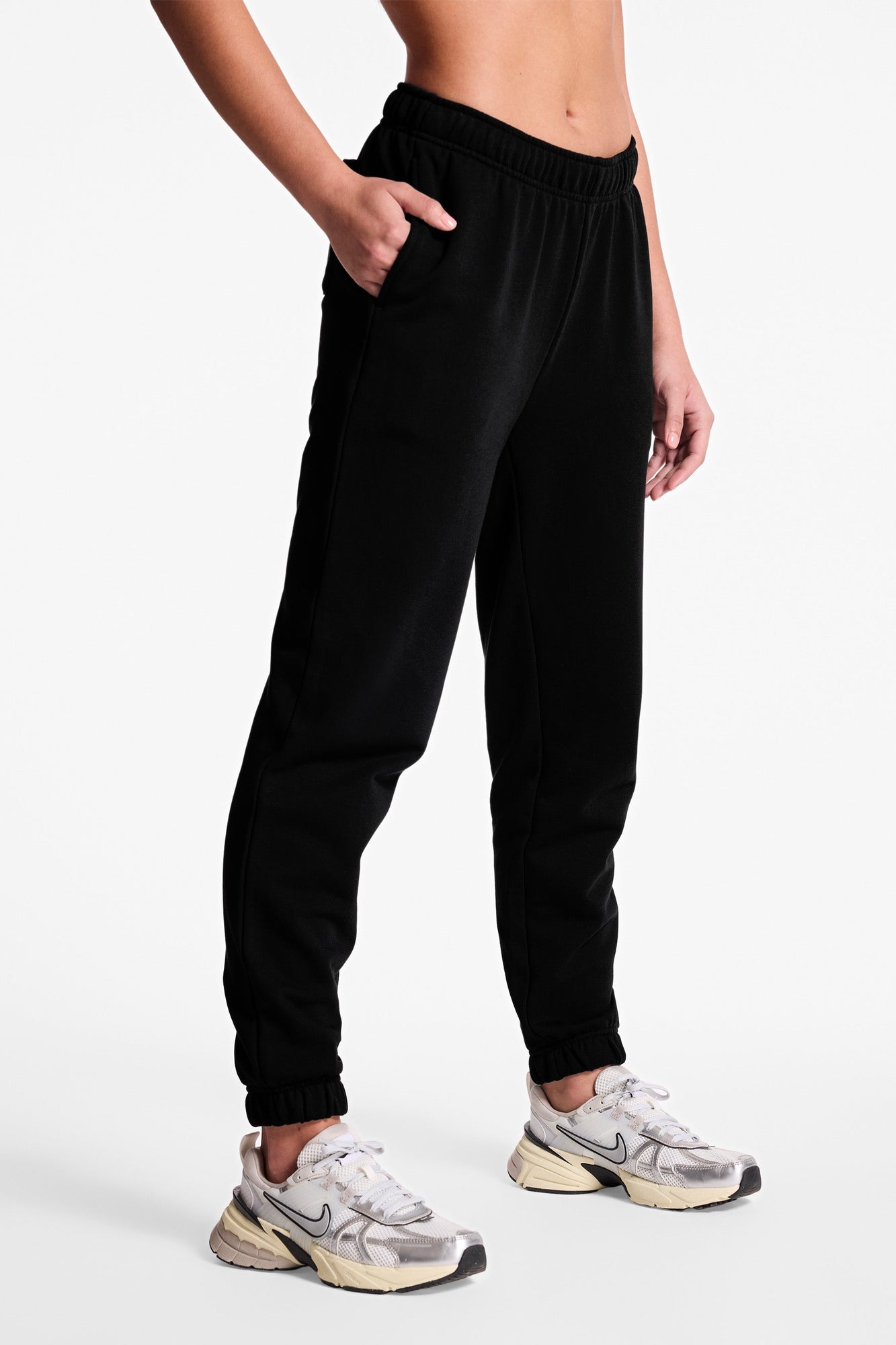Bandier | Classic Logo Terry Jogger | Black