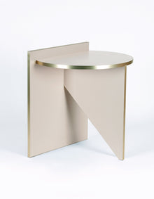 Contrast Table Medium | Caspian