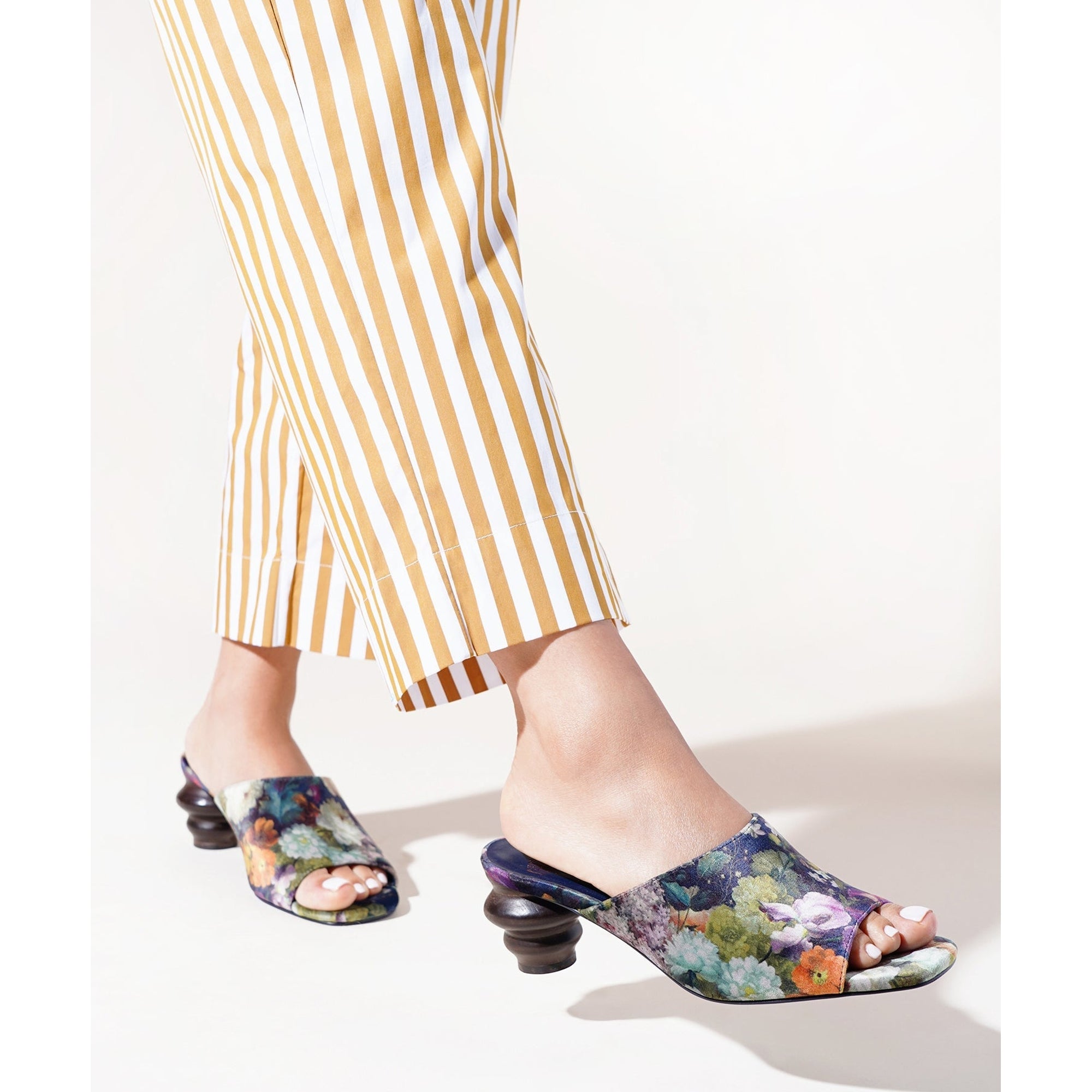 Durham Furniture Heel Low Sandal | Floral