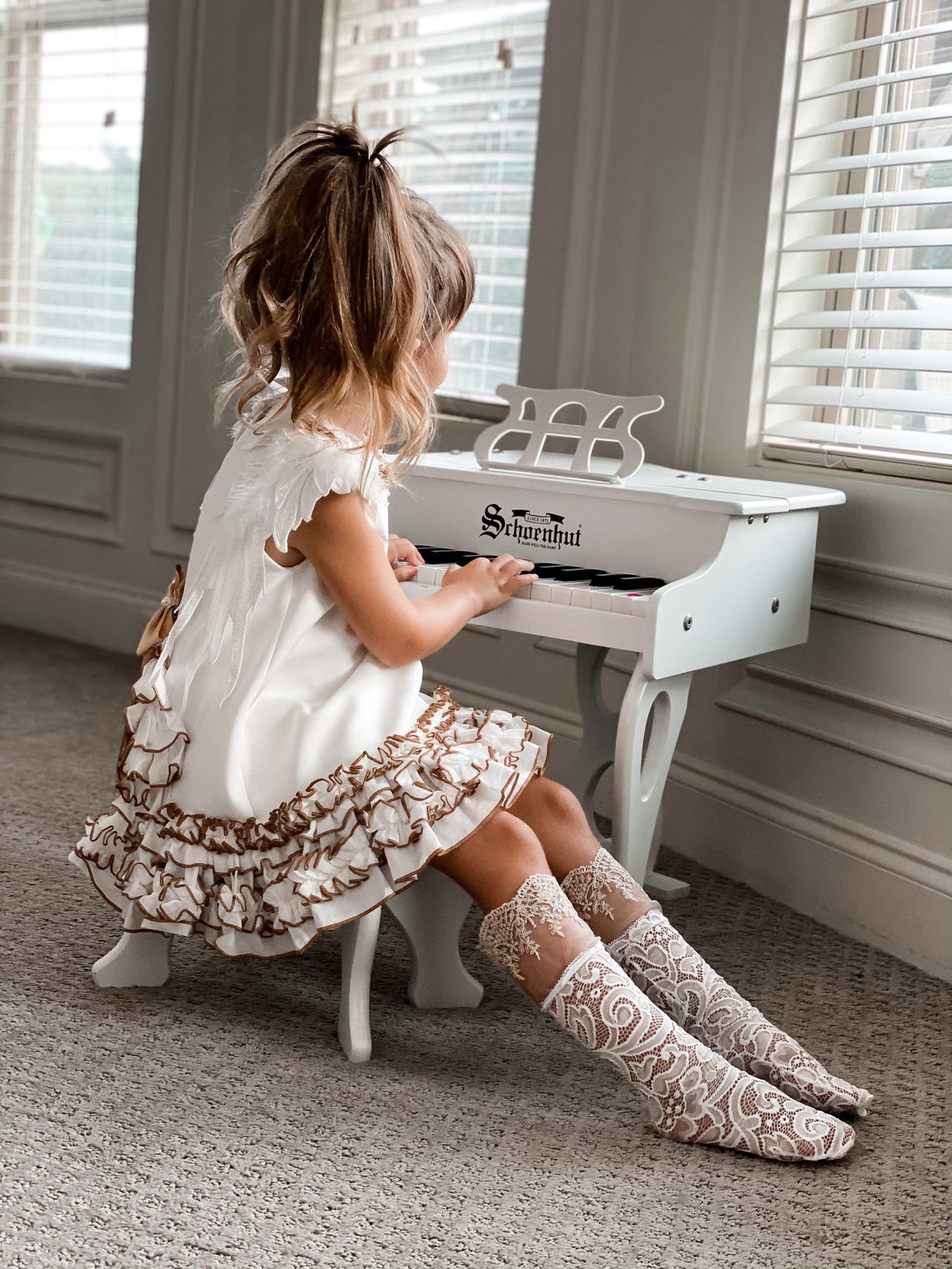 Girl | Aida Lace and Socks | White x Gold