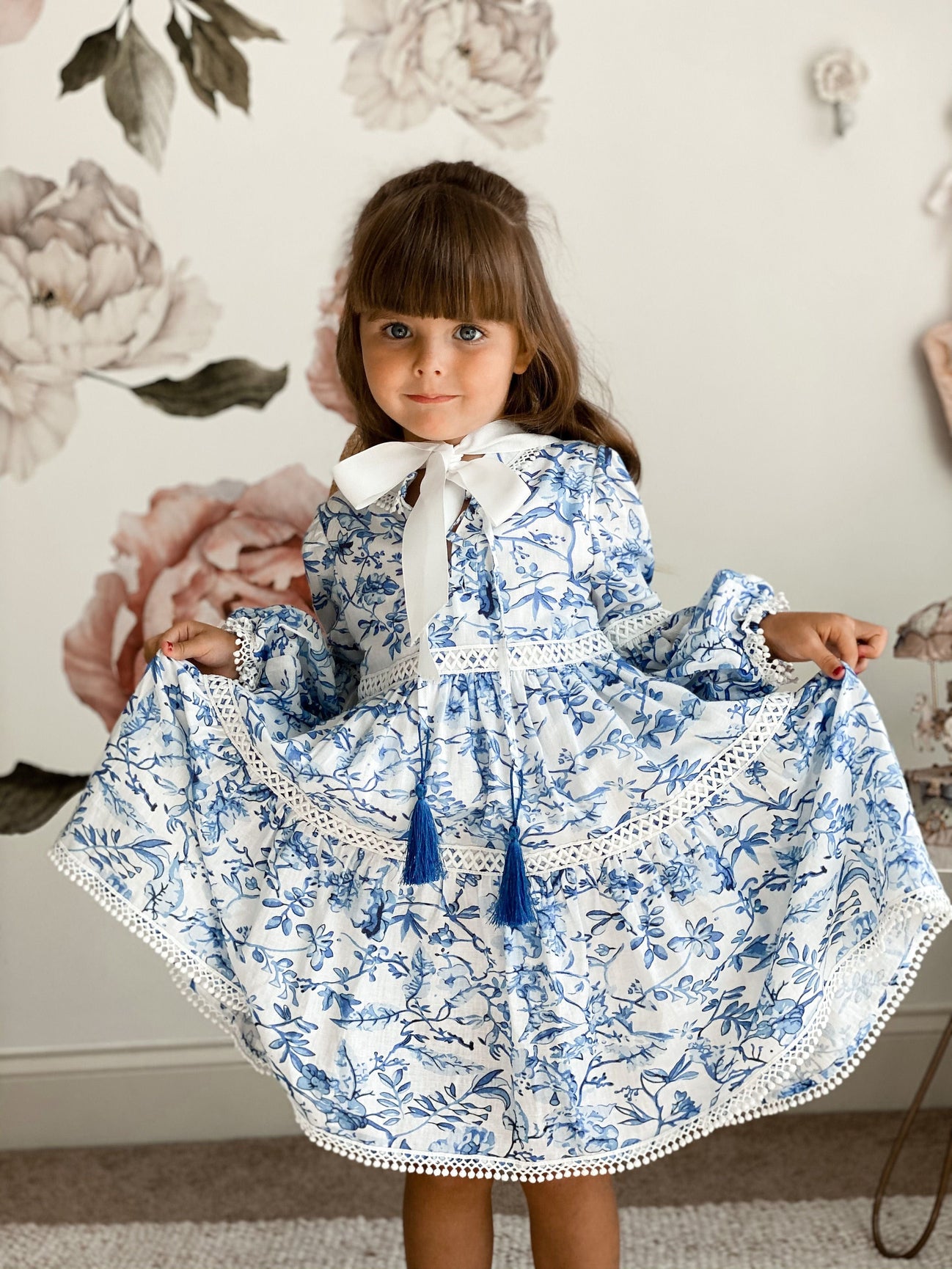 Girl | Jaylin Linen Blue and White Long Sleeve Dress