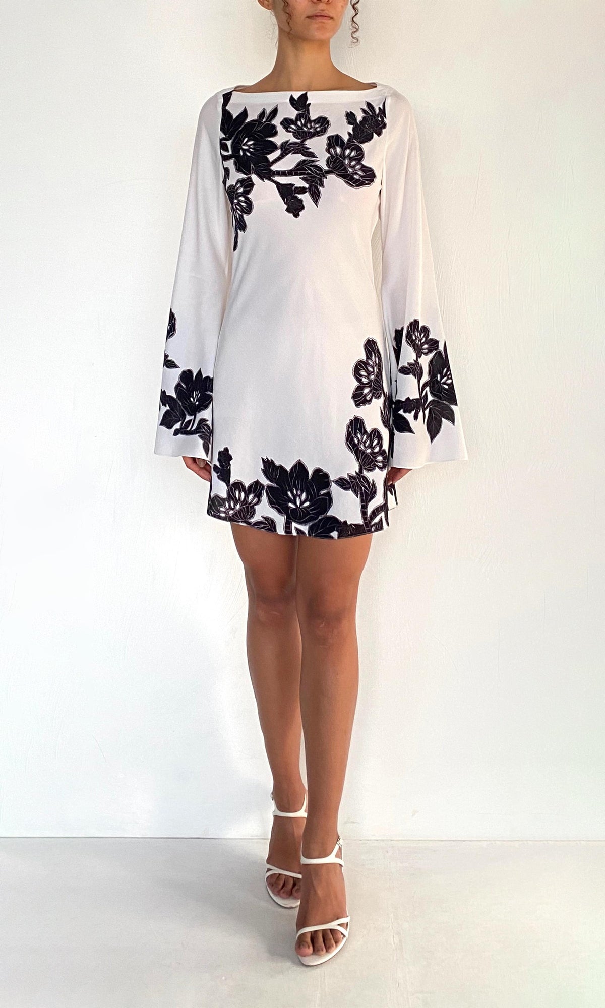 Hemant And Nandita | Aahi Heavy Crepe Short Dress | Black/White