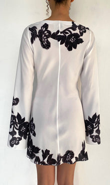 Hemant And Nandita | Aahi Heavy Crepe Short Dress | Black/White