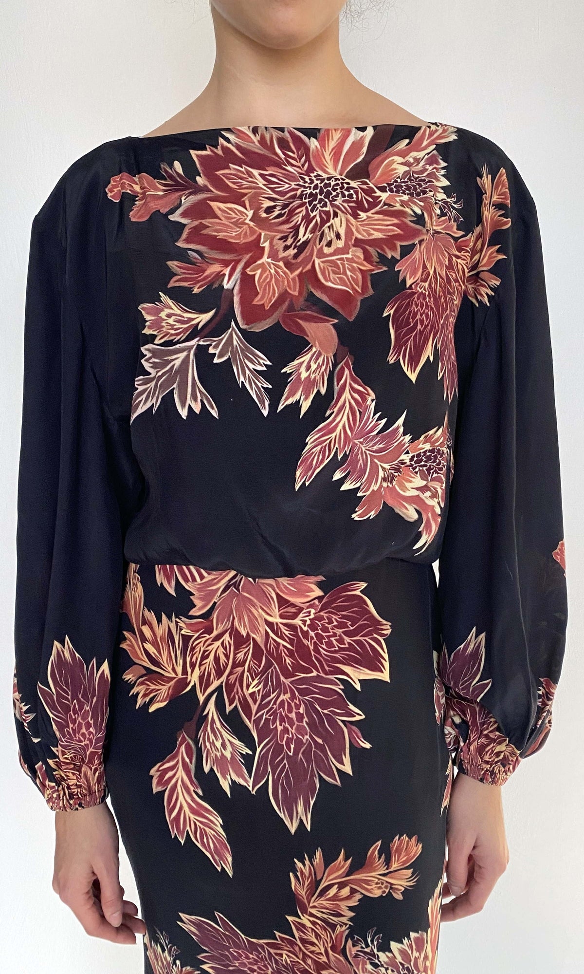 Hemant And Nandita | Johi Viscose Heavy Crepe Ankle Length Dress With Blouson Sleeve | Black
