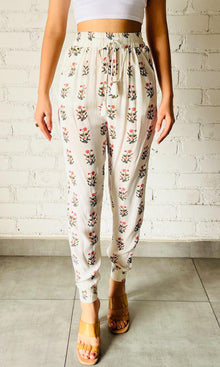 Hemant And Nandita | Pria Viscose Moss Crepe Pants | White