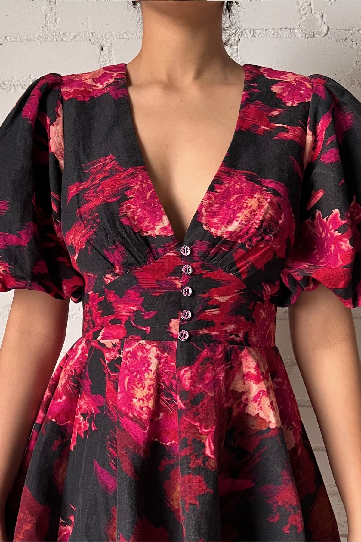 Zina Puff Sleeve V-Neck Short Dress | Black/Magenta