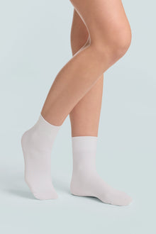Ultimate Opaque Ankle Socks::Ivory::