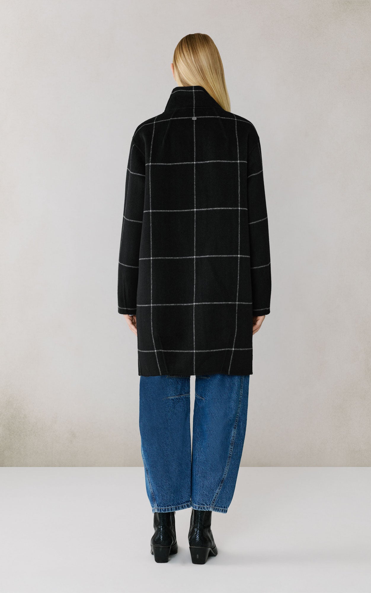 Jackie-P Cocoon Coat In Double Face Wool | Black-Powder