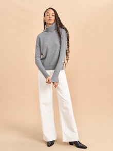 Solid Lean Lines Turtleneck | Grey