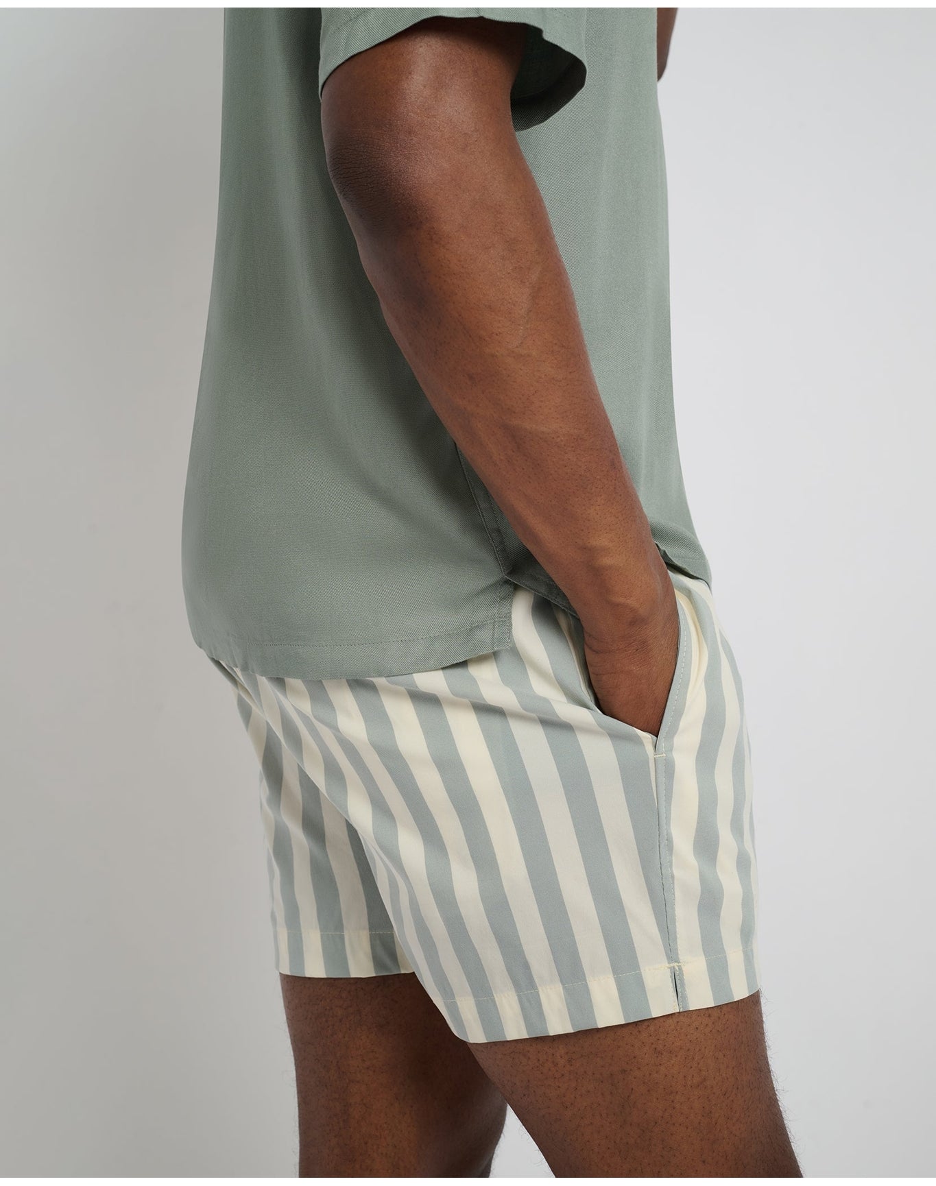 Men | Charles 4" Swim Trunk | Sage Cream