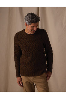 Men | Trellis Cable Pullover | Dark Brown