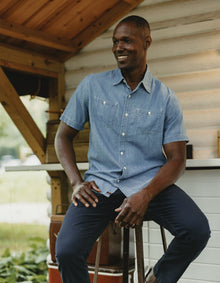 Men | Chambray Short Sleeve Button Up | Medium Wash