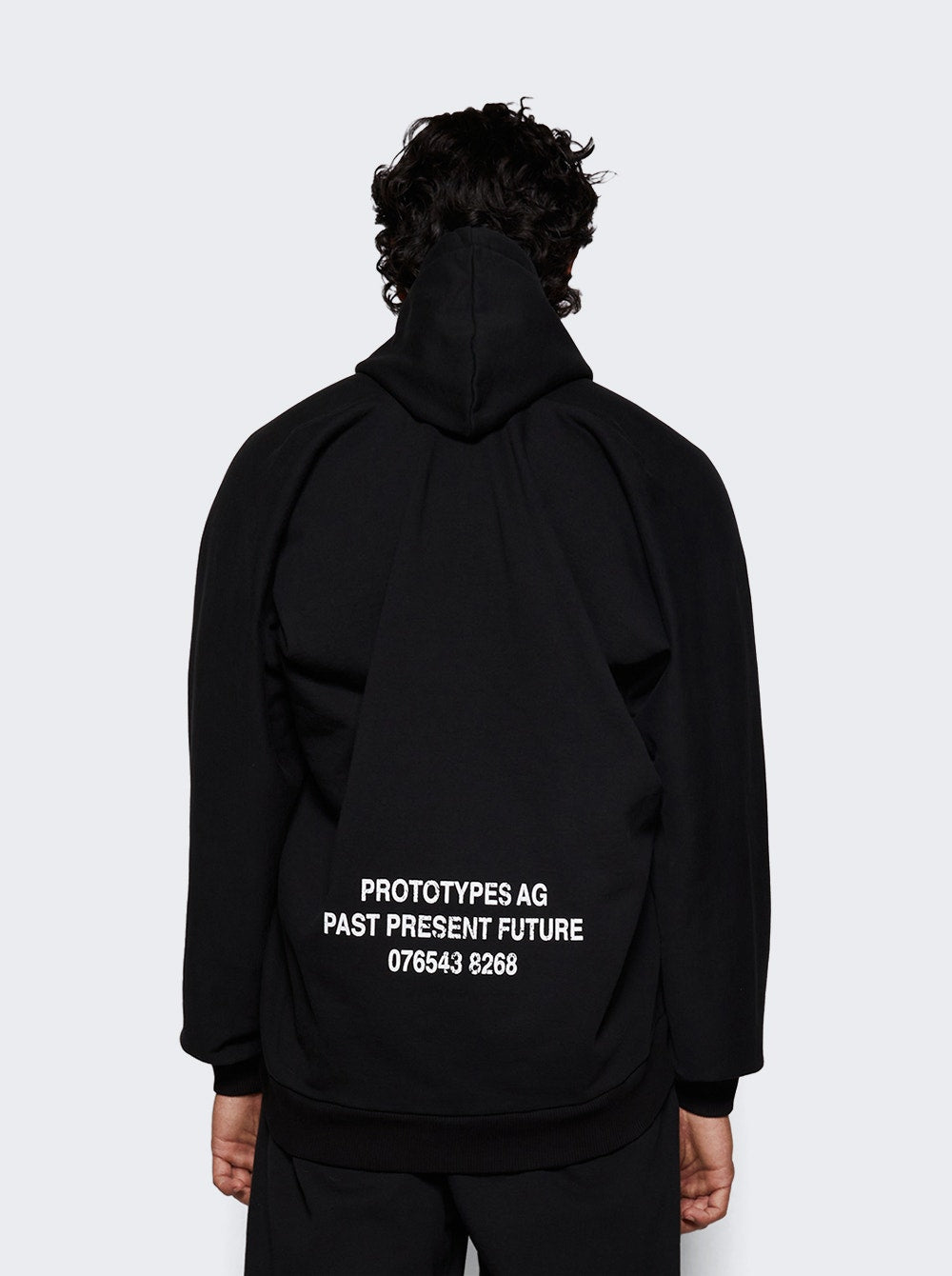 Men | PROTOTYPES | Moved Neckline Hoodie Washed | Black
