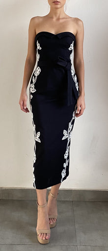 Midi Dress With Tie Up Belt | Black/White