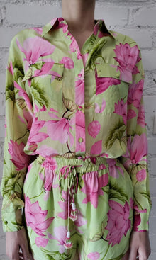Rococo Sand | Ren Polyester Crepe Shorts | Green