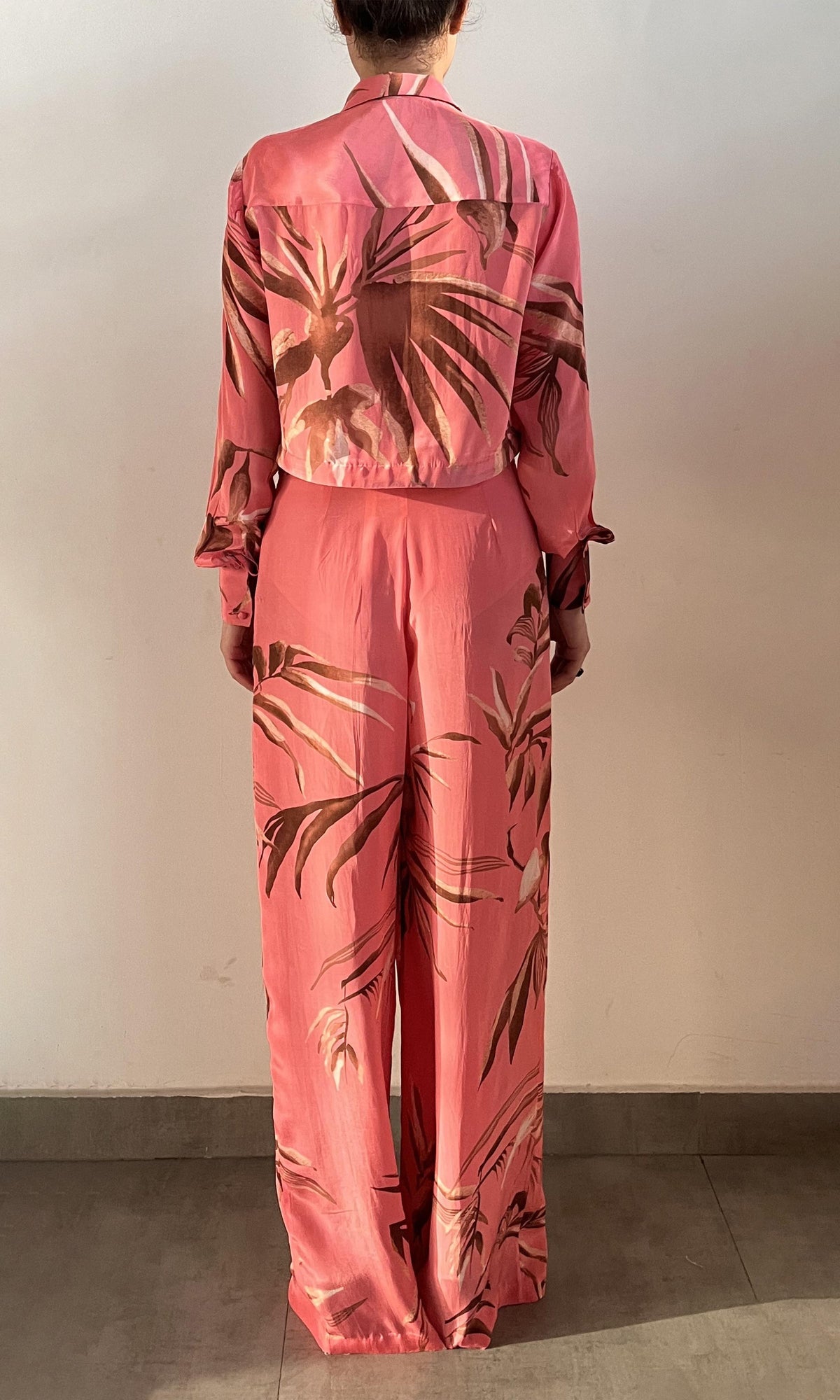 Rococo Sand | Vivi Viscose Natural Crepe Crop Shirt | Coral Print
