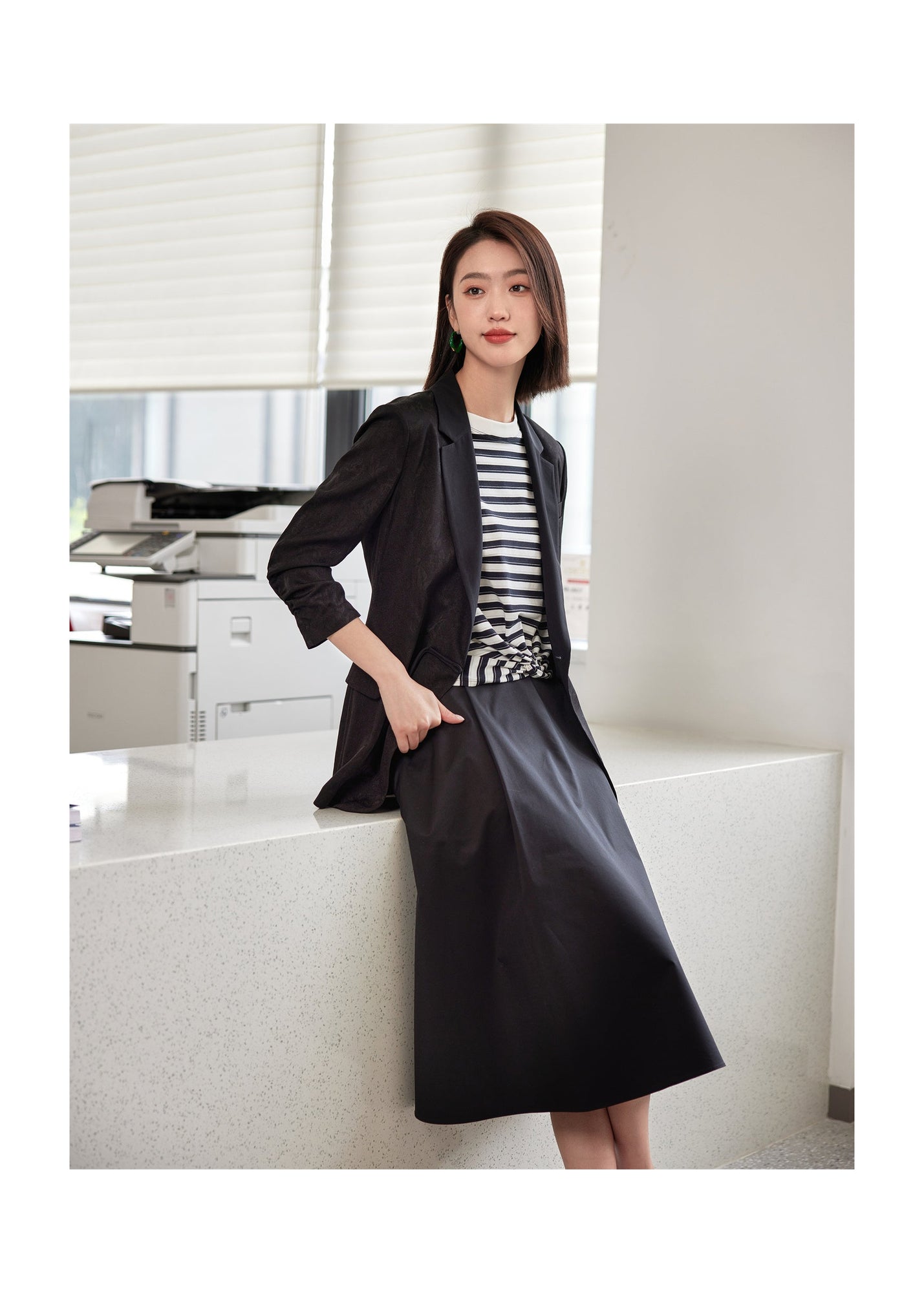 Silk Relaxed-Fit Blazer | Black