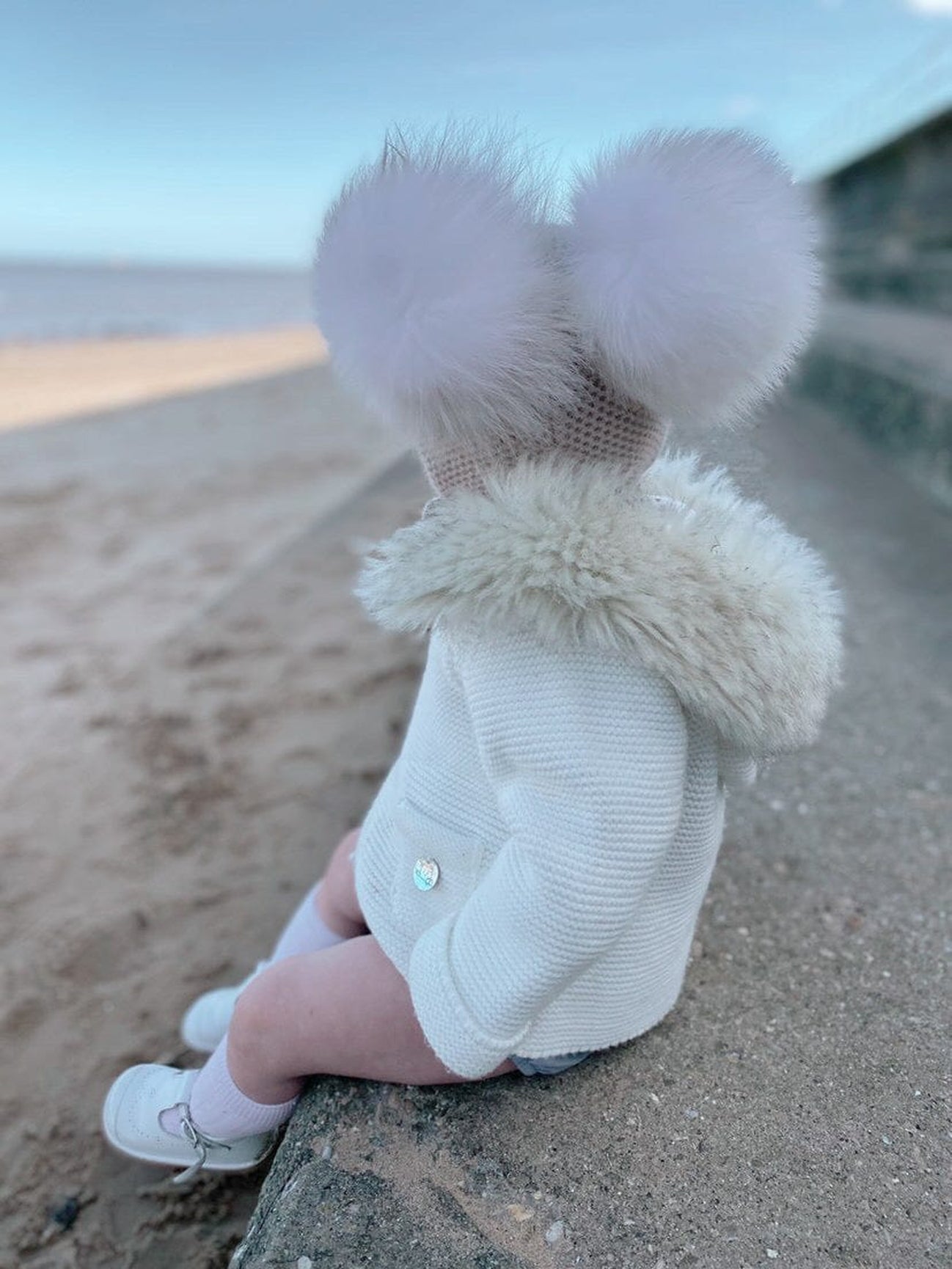 Unisex | Honeycomb Cashmere Bonnet with White Print Poms | Beige