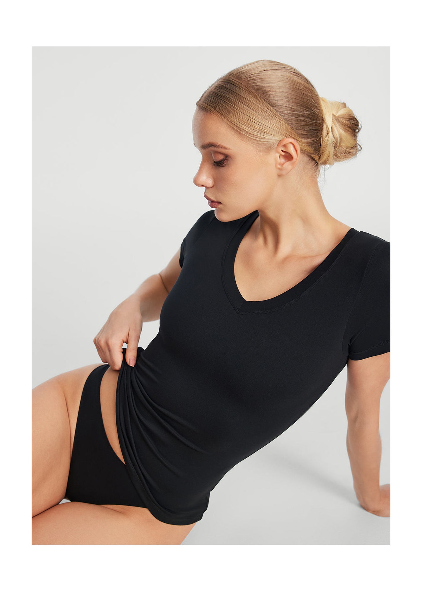 V-Neck T-shirt | Black