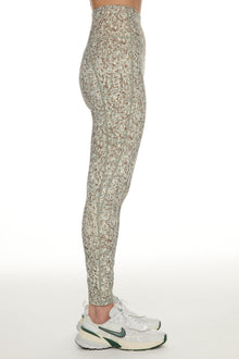 Varley | Form High Pocket Legging 25 | Seagrass Sketched Leopard