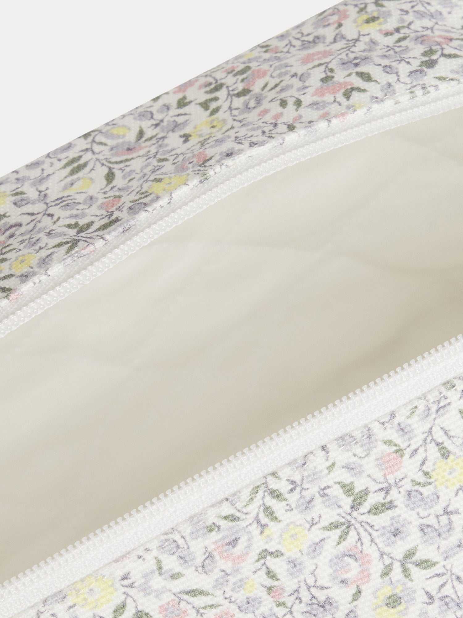 Girl | Case | Light Grey