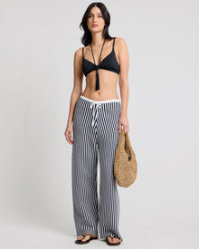 Noir Navy/White