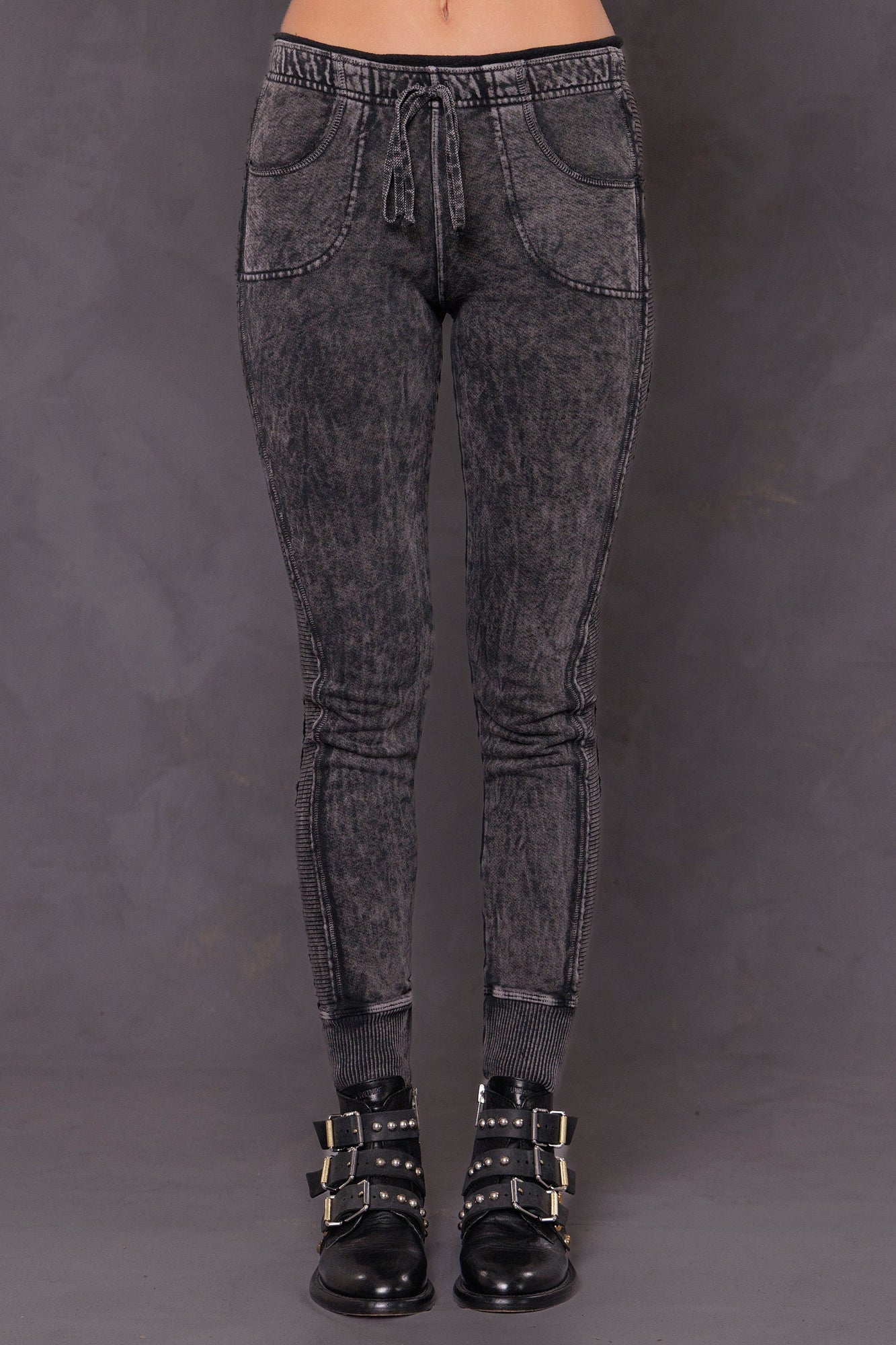 Women | Drawstring Jean Sweat Jogger | Mineral Wash 6