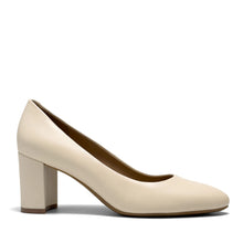 Betsy Dress Pump | Eggnog Nappa