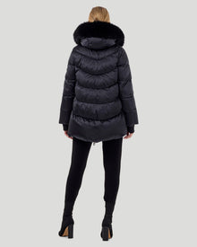 Après-Ski Jacket With Detachable Toscana Shearling Lamb Hood Trim | Women | Black x Black (V8)