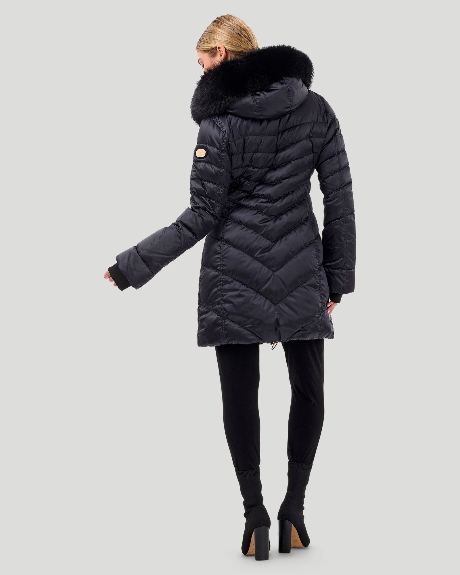 Après-Ski Jacket With Detachable Toscana Shearling Lamb Hood Trim | Women | Black x Black (V6)