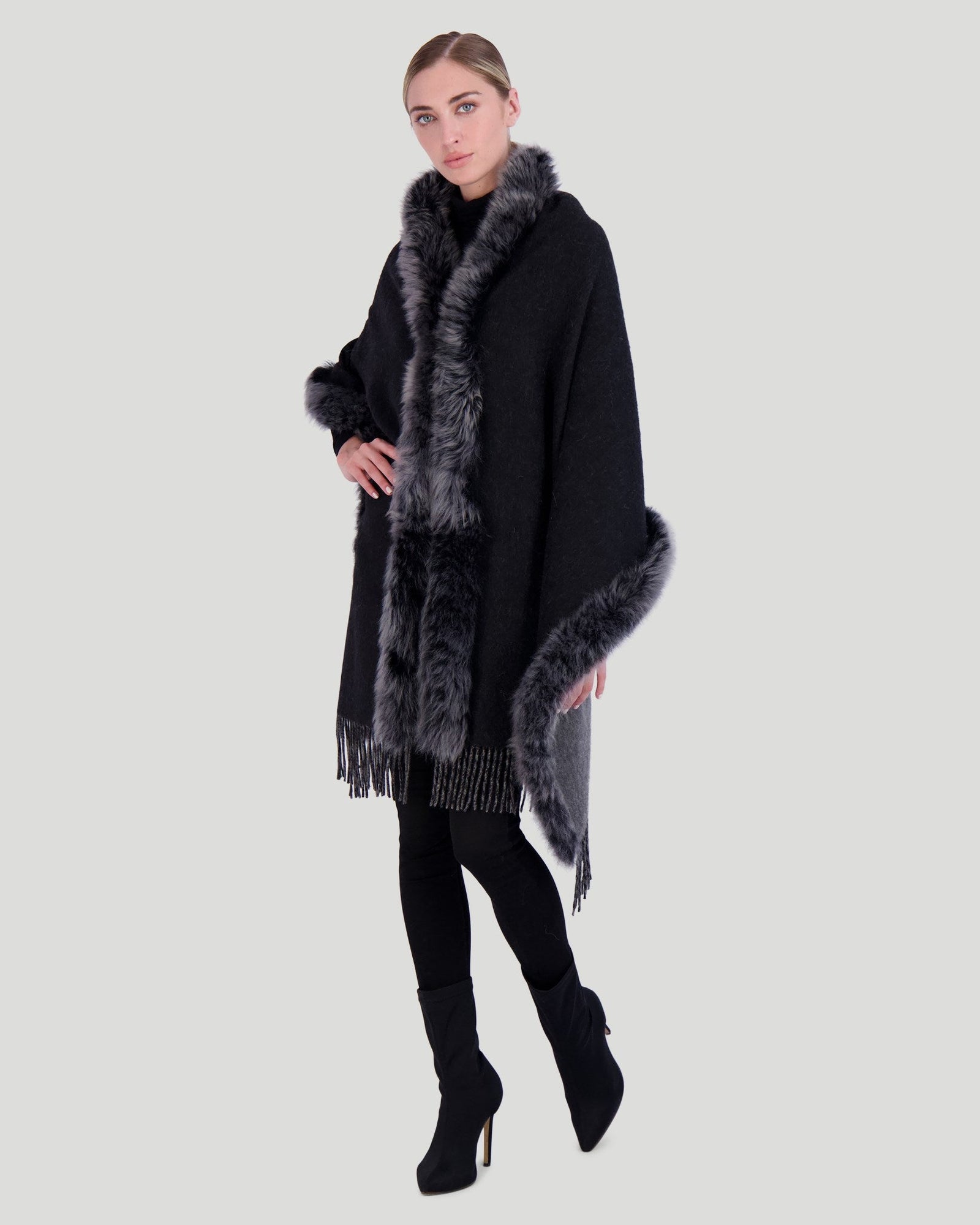 Double Face Cashmere & Wool Stole With Select Lamb Trim | Women | Black x Gray