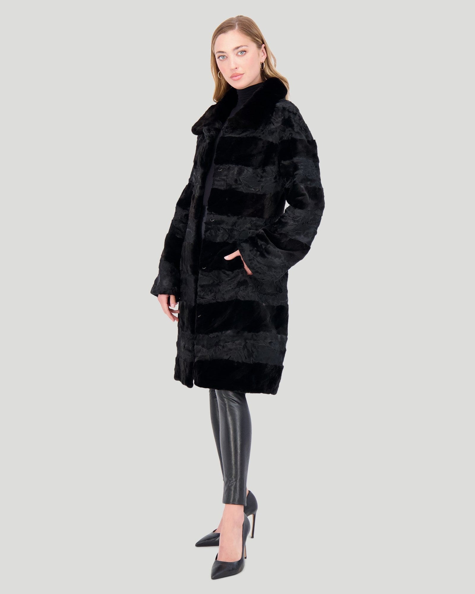 Lamb Short Coat With Mink Sections | Women | Black